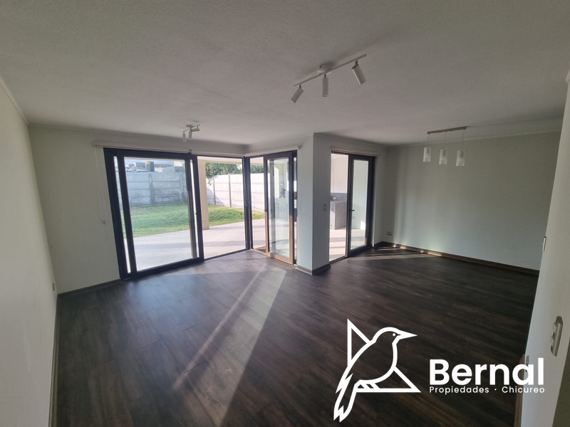 En arriendo | Casa en Los Nogales Santa Elena de Chicureo image 5